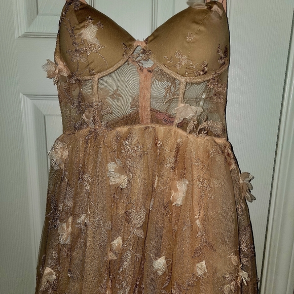 Lillys's Kloset Size M, Blush color - Picture 6 of 7